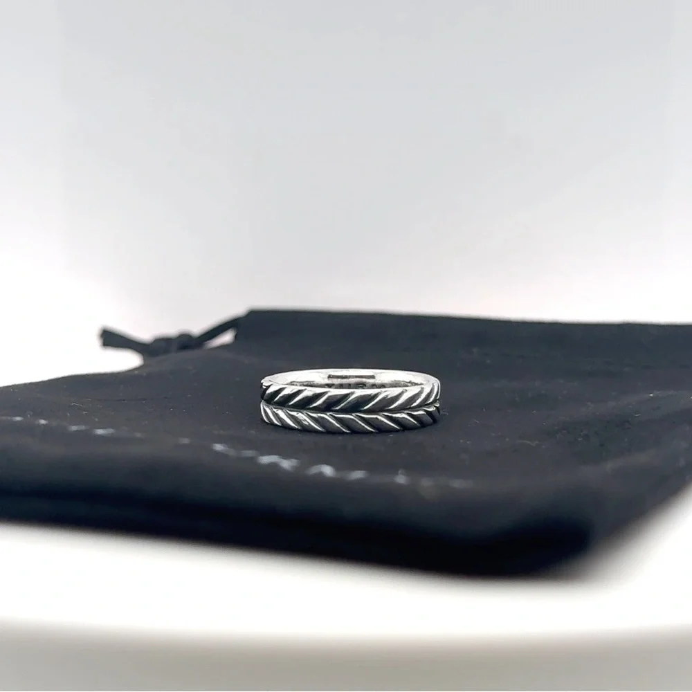 ✨David Yurman Chevron Ring Band✨Size 8